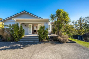 THE GRAPE SHED COTTAGE - Coast & Country